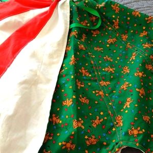 Reversible Christmas tree skirt